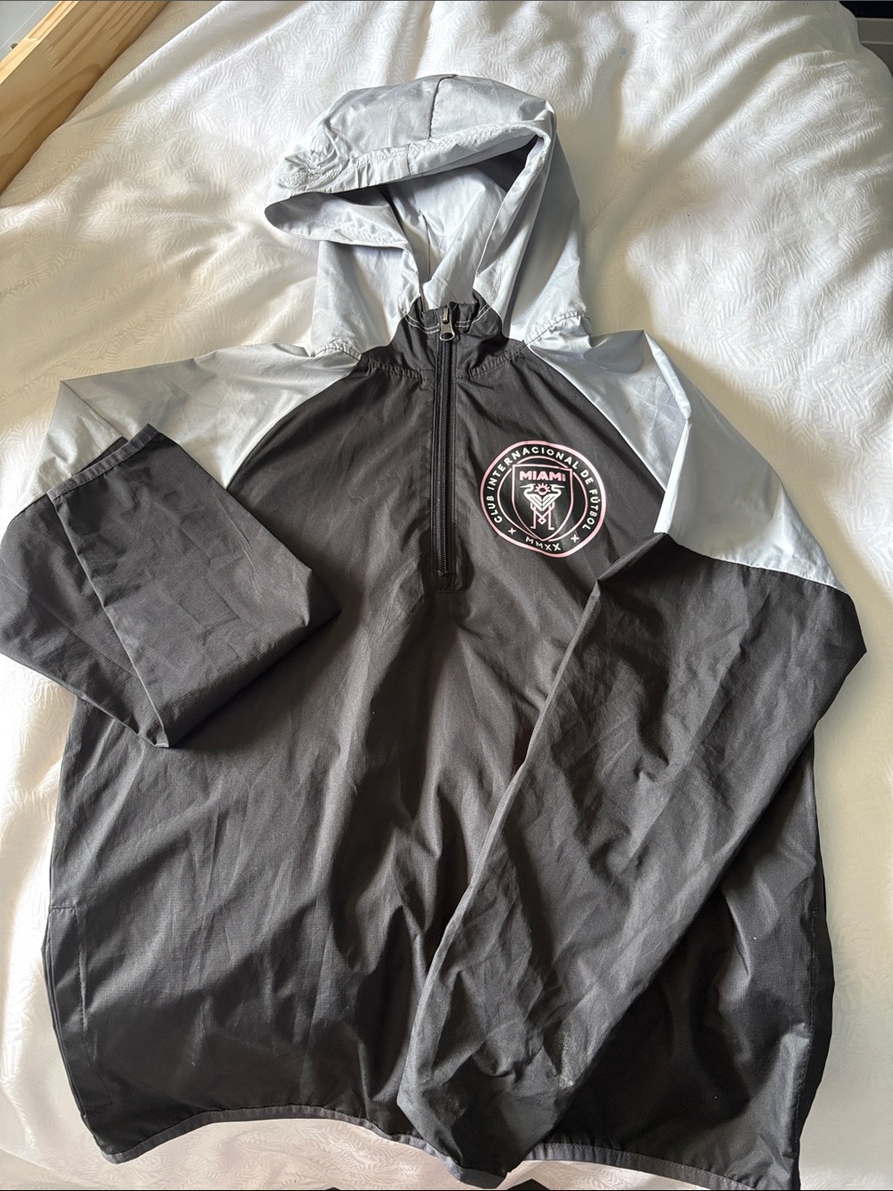 Youth size 10/12 Med Miami Messi Half-Zip Hooded Windbreaker - Black/Gray